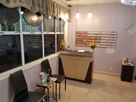 nail salons on maui
